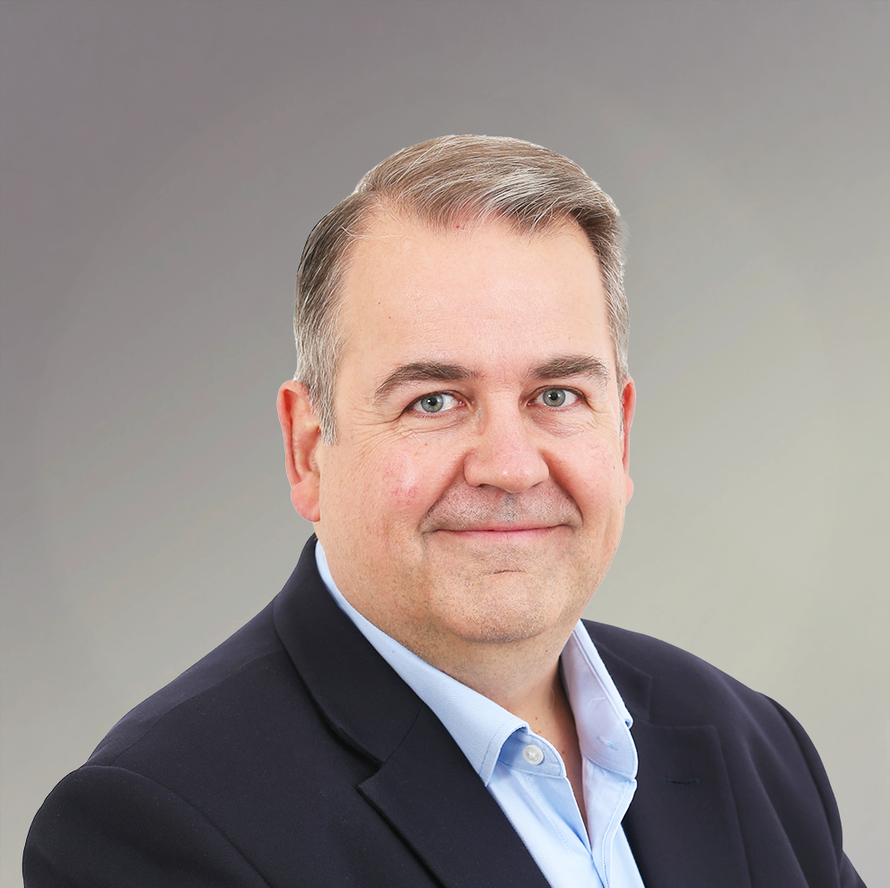 Justin Head (grad bg)